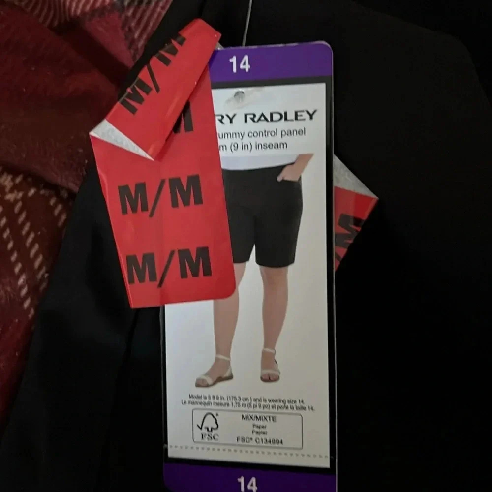 Hilary Radley Black Bermuda Shorts Size 14 NWT Tummy Control - Picture 4 of 4